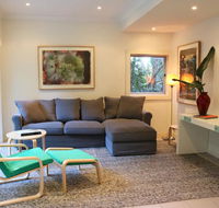 Balmoral Retreat a Garden Haven 2 Min to Beach - Cruises Travel