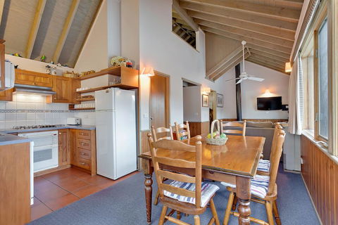 Banjo Apartments - Cruises Travel 1