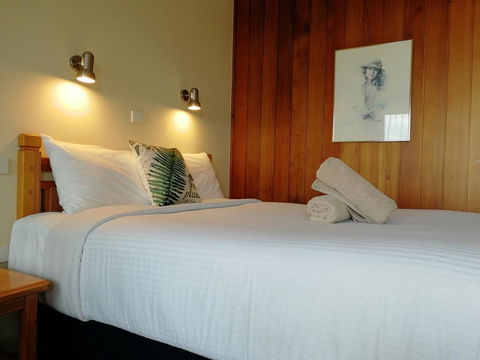 Banjo Paterson Motor Inn - Cruises Travel 3