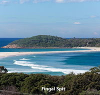 Barefoot' 7/44 Marine Drive - Fabulous Fingal Bay - Cruises Travel