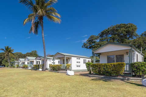 Bargara Beach Caravan Park - Travel Agents 0