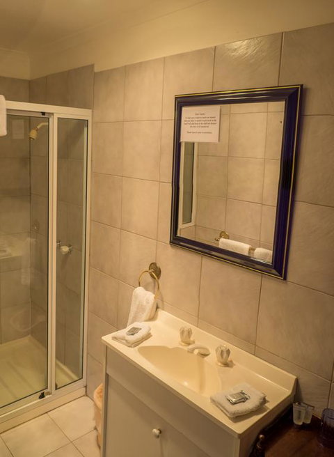 Battery Point Manor - Tourism Guide 3