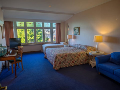 Battery Point Manor - Tourism Guide 2