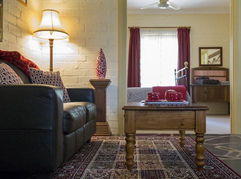 Battunga Bed And Breakfast - Travel Search 1