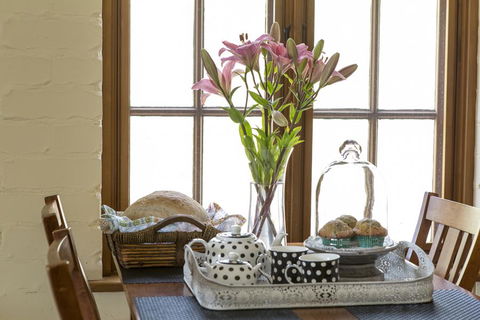 Battunga Bed And Breakfast - Travel Search 3