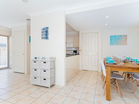 Bay Haven', 4/3 Thurlow Avenue - Pet Friendly, Close To Town, & Air Con - Cruises Travel 1