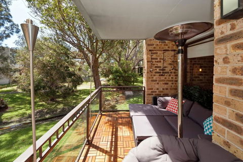 Bay Parklands, Unit 27/2 Gowrie Avenue - Cruises Travel 0