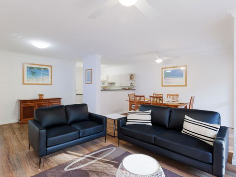 Bay Parklands, Unit 50/2 Gowrie Avenue - Cruises Travel 3