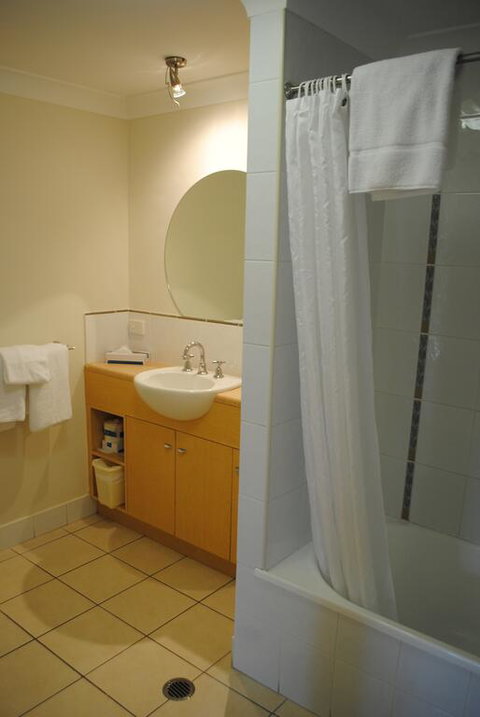 Bay Village Tropical Retreat & Apartments - Tourism Guide 3