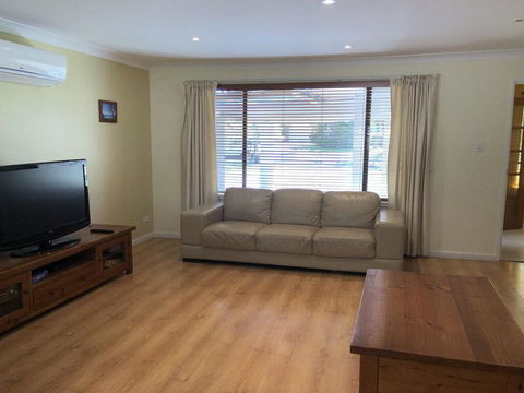 Baydream' 13 Pirralea Parade - Pet Friendly, Aircon, Boat Parking - Cruises Travel 2