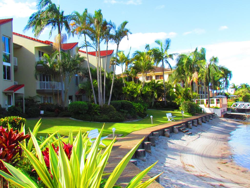Runaway Bay QLD Travel Search