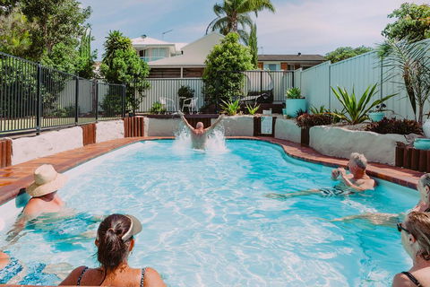 Beach & Bay Holiday Rental - Nelson Bay - Cruises Travel 0