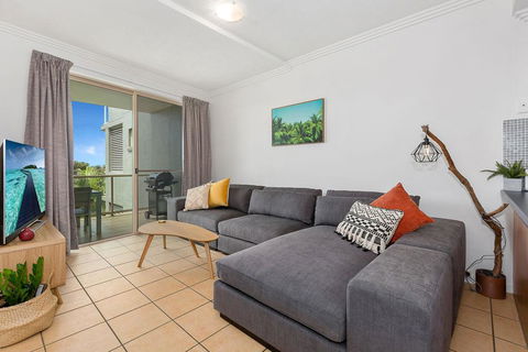 BEACH BLISS LUXURIOUS APARTMENT With POOL - Travel Search 3