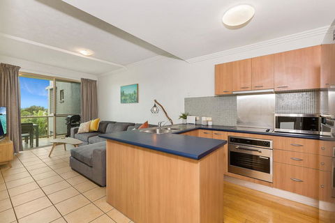 BEACH BLISS LUXURIOUS APARTMENT With POOL - Travel Search 1