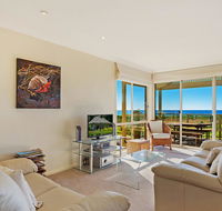 Beach Breakers Apartment - Stunning Views - Cruises Travel