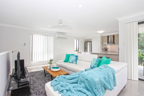 Beach Breeze Holiday House - Travel Search 1