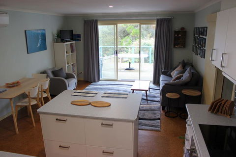Beach House @ Smiths Beach - Cruises Travel 3