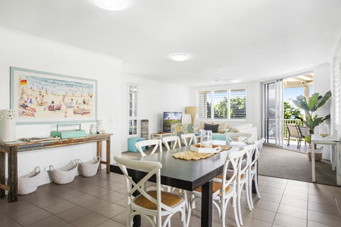 Beach Views & Breezes, Sunshine Beach - Travel Agents 3