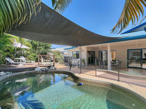 Beachcomber Trinity Beach - Travel Search 0