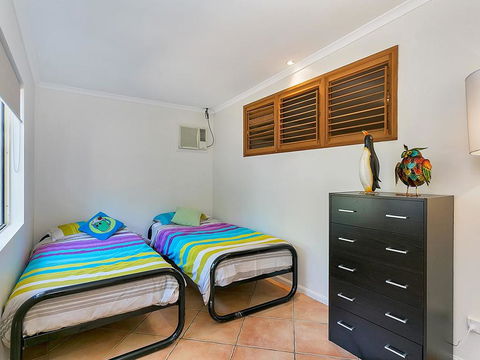 Beachcomber Trinity Beach - Travel Search 1