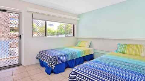 Beachcomber Unit 4,- Beachside Unit - - Cruises Travel 3
