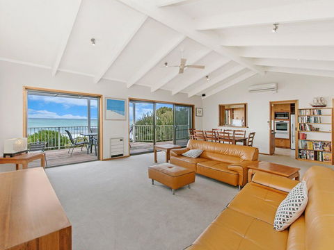 Beachfront - Travel Search 3