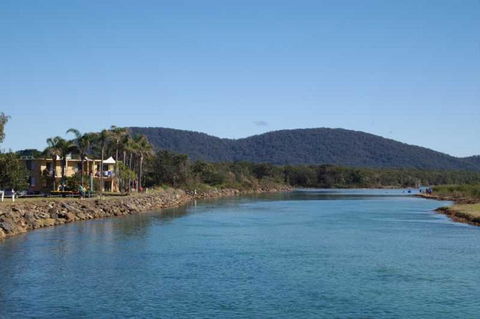 Beachfront 1, 25 Willow Street - Travel Search 3