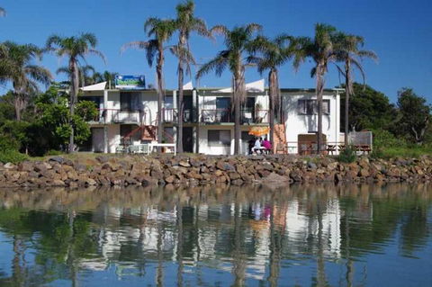 Beachfront 1, 25 Willow Street - Travel Search 0