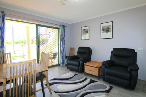Beachfront 2, 25 Willow Street - Travel Search 2