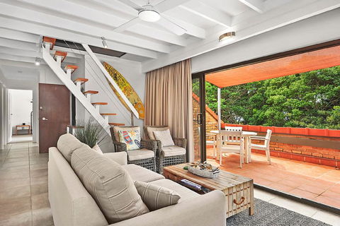 Beachfront 7 Penthouse - Sawtell, NSW - Travel Agents 0