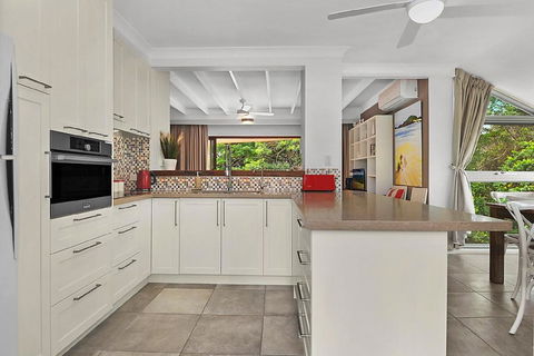 Beachfront 7 Penthouse - Sawtell, NSW - Travel Agents 3