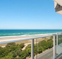Beachfront Apt Main Beach - Travel Search