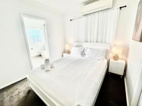 Renovated Queenslander - Upstairs 2km To Stadium - Cruises Travel 2