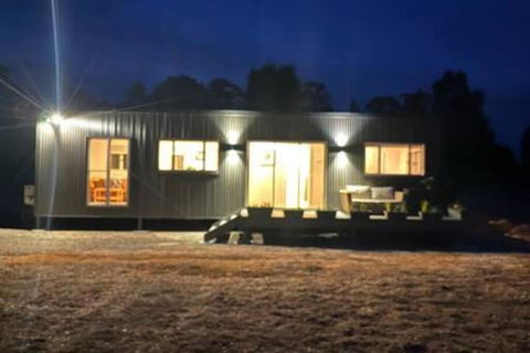 Redman View Luxury Lakeside Cabin - Travel Search 0