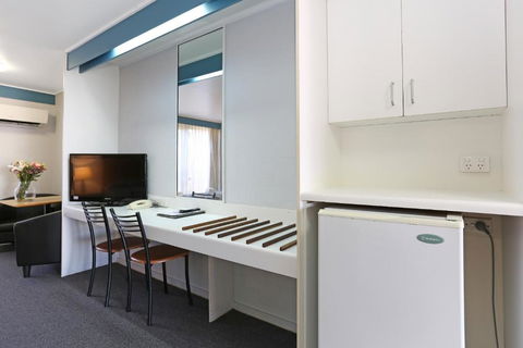Reef Resort Motel - Travel Search 1