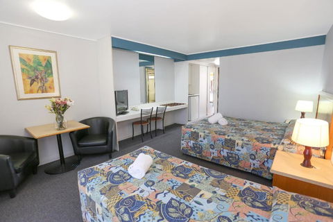 Reef Resort Motel - Travel Search 2