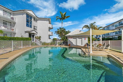 Relaxation Awaits At Runaway Cove - Travel Search 1