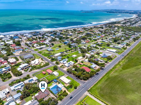 Relaxed Family Beach House - No Linen Included - Travel Search 0