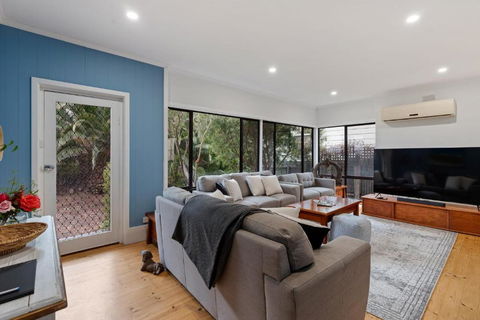 Relaxed Family Beach House - No Linen Included - Travel Search 2