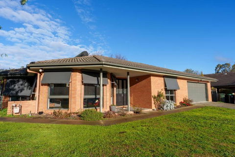 Relaxing 3bd In Tranquil Setting - Travel Agents 0