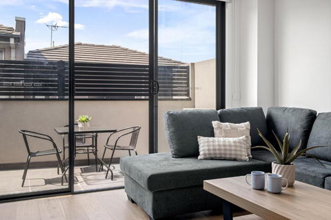 Relaxing Family Townhouse Near Melbournes CBD - Travel Agents 3
