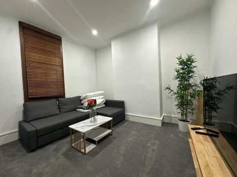 Remarkable 2 Bedroom House At The Centre Of Darlinghurst - Tourism Guide 0