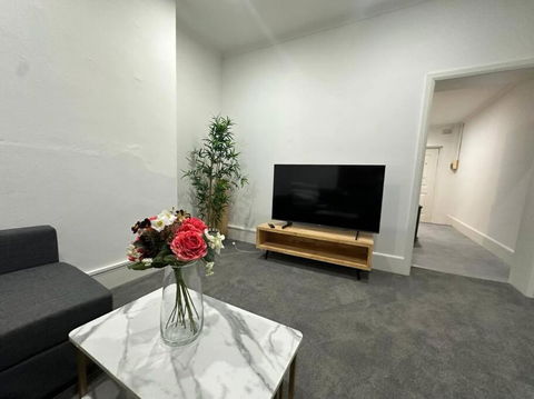 Remarkable 2 Bedroom House At The Centre Of Darlinghurst - Tourism Guide 1