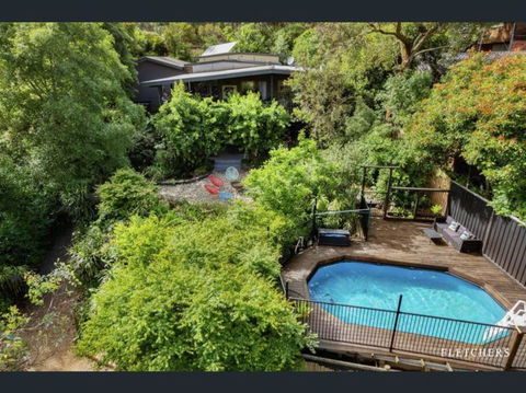 Resort-style 5 Bdrm Home W Pool, Spa & Billiards! - Travel Search 0