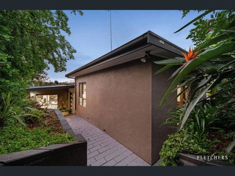 Resort-style 5 Bdrm Home W Pool, Spa & Billiards! - Travel Search 2