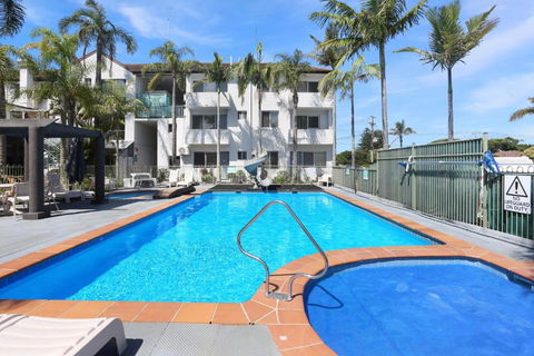 Resort Style Holiday - Tourism Guide 0