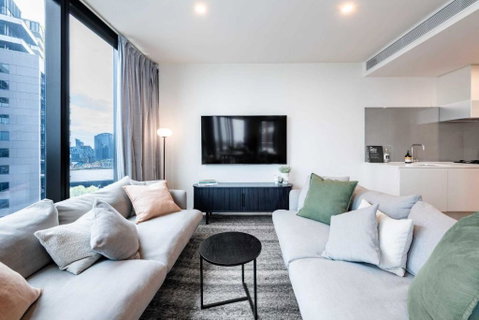Resort Style Living 2 Bed Apt With Pool BBQ - Tourism Guide 0