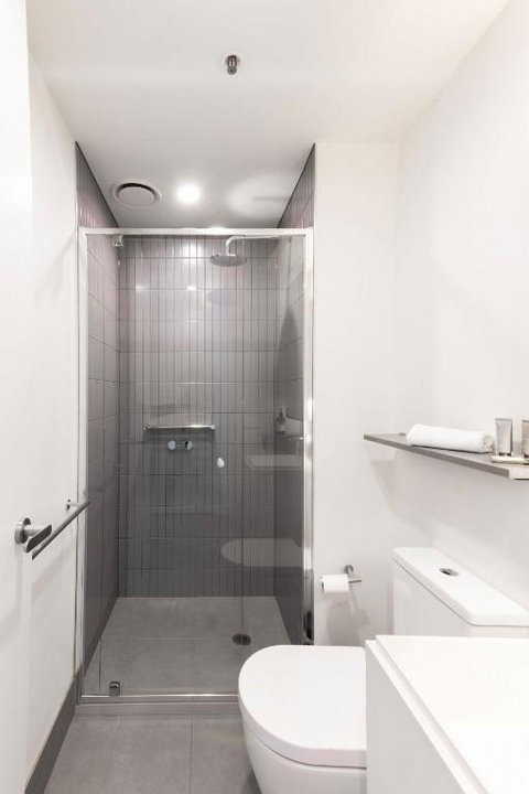 Resort Style Living 2 Bed Apt With Pool BBQ - Tourism Guide 2