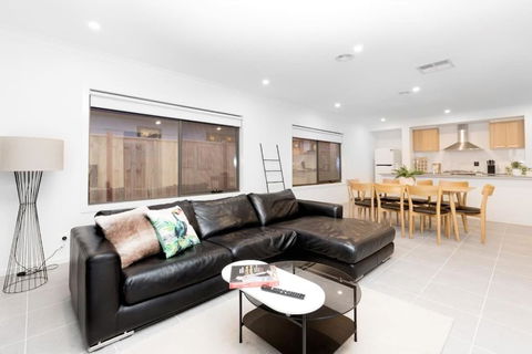 ResortStyle 4BR House With Parking - Travel Search 2