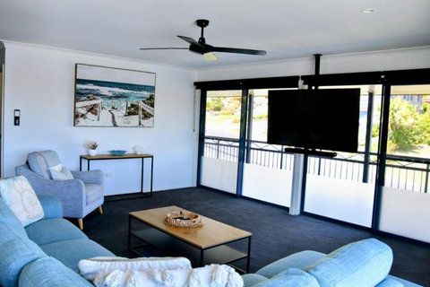 Retreat To Marlin - Tourism Guide 2